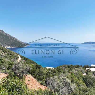 Plot of land with magnificent view in Lipsopirgos